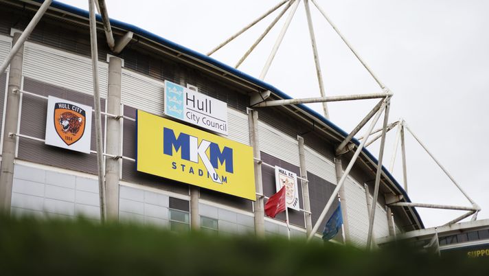 HULL, ENGLAND - APRIL 10: A general view outside the stadium prior to the Sky Bet Championship match between Hull City and Middlesbrough at MKM Stadium on April 10, 2024 in Hull, England. (Photo by George Wood/Getty Images) Hull City-Fiorentina 2-2, i viola si fanno recuperare nel finale - immagine 1