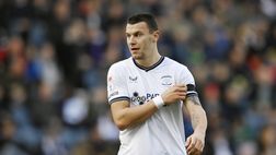 Osmaijc squalificato per 9 partite per insulti razzisti. Il Preston contro la FA: “Sosteniamo il giocatore”