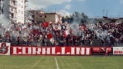 Serie C, 2 DASPO nel derby: lancio di oggetti degli ultras Turris al pullman dei tifosi sorrentini