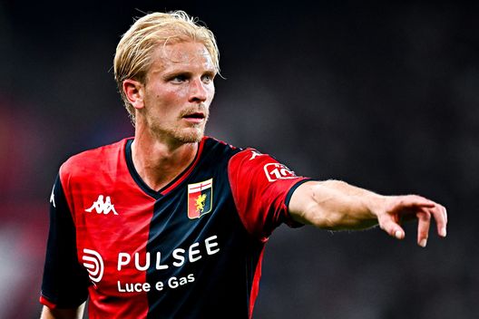 GENOA, ITALY - SEPTEMBER 28: Morten Thorsby of Genoa reacts during the Serie A TIM match between Genoa CFC and AS Roma at Stadio Luigi Ferraris on September 28, 2023 in Genoa, Italy. (Photo by Simone Arveda/Getty Images) Calciomercato Serie A: Romagnoli non parte, Thorsby può lasciare il Genoa- immagine 4