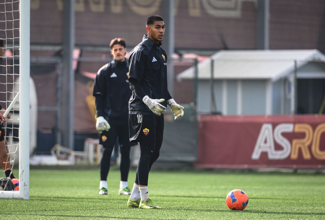 Trigoria, Roma in campo per l’allenamento del venerdì – FOTO GALLERY - immagine 5