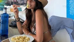 Vacanze a Ibiza e nuovo flirt per Gianluca Scamacca: le foto postate sui social parlano chiaro
