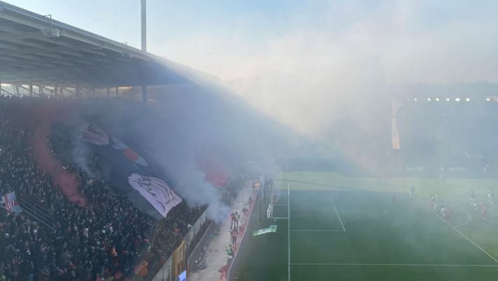 Gonzalo regala il derby alla Cremonese: quanti fumogeni e che Maran furioso… - immagine 1