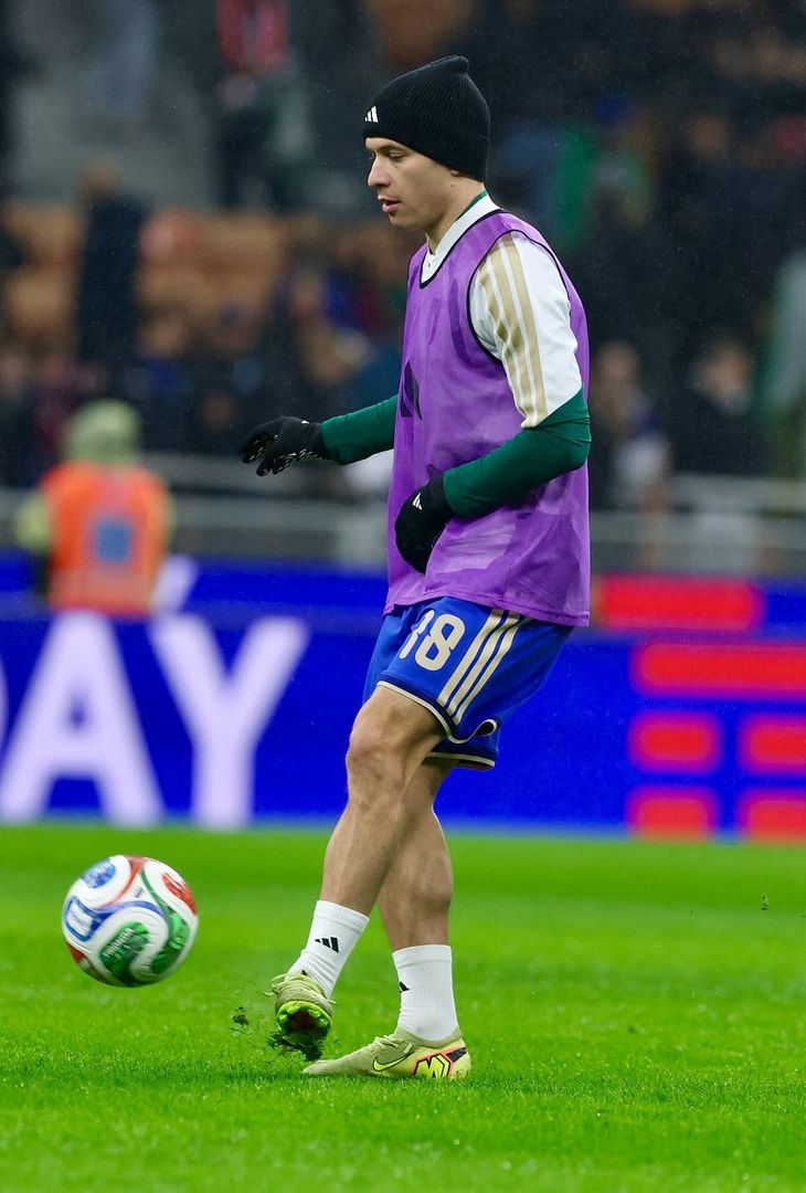 Tutto pronto a San Siro: Italia in campo per il riscaldamento – LA GALLERY - immagine 3