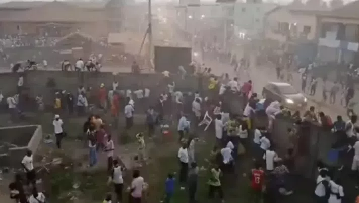 Clamoroso in Guinea: almeno 56 morti per un calcio di rigore contestato - immagine 1