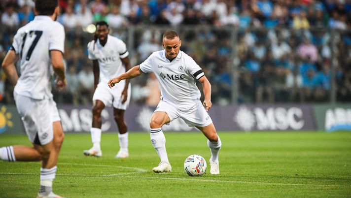 FOTO Lobotka si gode alcuni momenti di relax dalle fatiche della preparazione - immagine 1