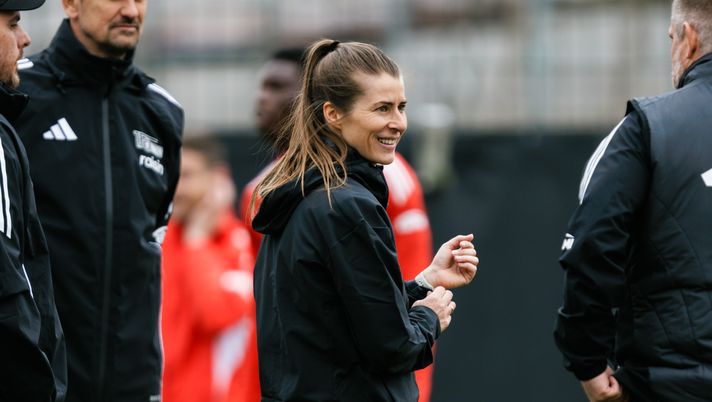 Marie-Louise Eta, prima allenatrice in Bundesliga: “Apro strade alle donne” - immagine 1