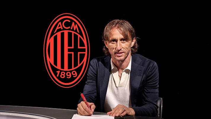 MILAN, ITALY - JULY 14: (EDITOR’S NOTE: Image has been retouched.) New AC Milan player Luka Modric signs his contract with the club at Casa Milan on July 14, 2025 in Milan, Italy. (Photo by Giuseppe Cottini/AC Milan via Getty Images)  luka-modric-conferenza-stampa-presentazione-casa-milan-tv-news-dichiarazioni-foto-frasi-parole