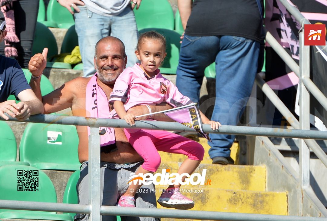 FOTOTIFO Palermo-Sudtirol 2-1, gli scatti ai tifosi al “Renzo Barbera” (GALLERY) - immagine 20
