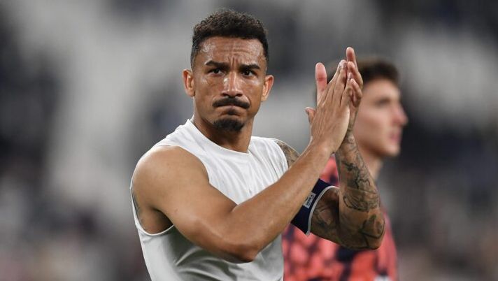 Romano: “Danilo-Juventus, c’è un’opzione per il rinnovo automatico fino al 2026” - immagine 1