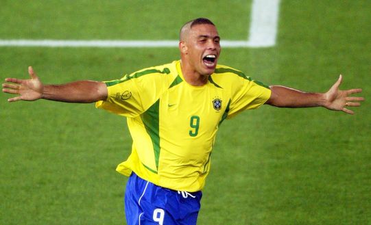 Ronaldo compie 47 anni, l’Inter: “Tra i talenti più cristallini della storia del calcio”- immagine 3