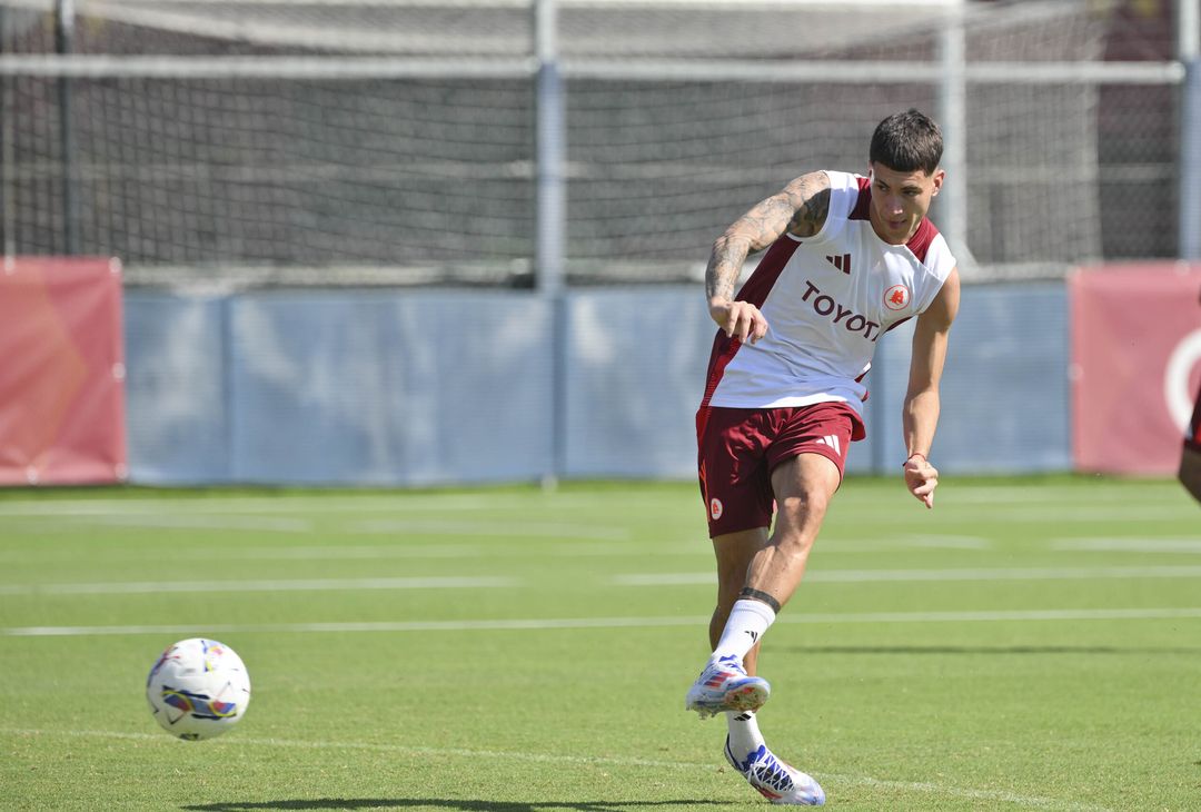 Roma, primo giorno a Trigoria di Mati Soulé – FOTO GALLERY - immagine 7