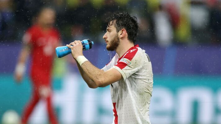 Napoli, solo uno spavento per Kvaratskhelia all’Europeo: cos’è successo nel riscaldamento - immagine 1