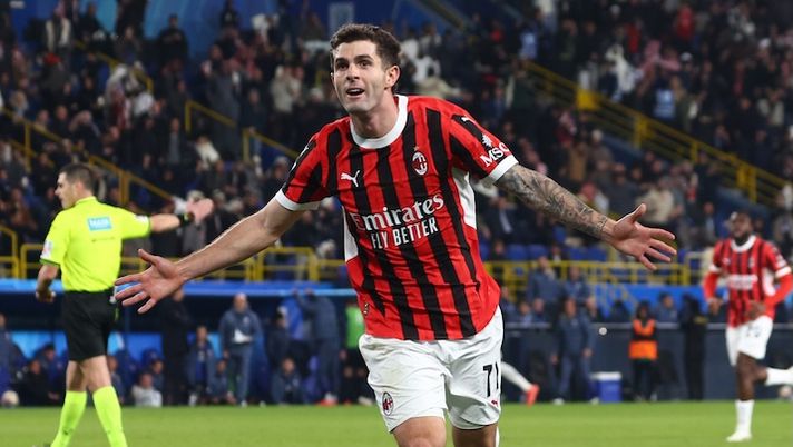 RIYADH, SAUDI ARABIA - JANUARY 06: Christian Pulisic of AC Milan celebrates after scoring his team's second goal during the Italian Super Cup Final match between FC Internazionale and AC Milan at the Al Awwal Park Stadium on January 06, 2025 in Riyadh, Saudi Arabia. (Photo by Giuseppe Cottini/AC Milan via Getty Images) Pulisic: “Primo trofeo al Milan, sensazione indescrivibile. Cosa mi ha sorpreso di Conceicao” - immagine 1
