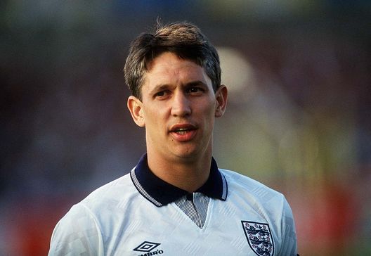 Gary Lineker con la maglia della nazionale inglese (Foto di Bongarts/Getty Images) La BBC licenzia Gary Lineker per un presunto post antisemita- immagine 3