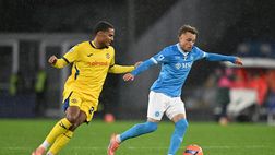 Il Verona spaventa il Napoli, che poi reagisce nella ripresa: finisce 2-2 al Maradona