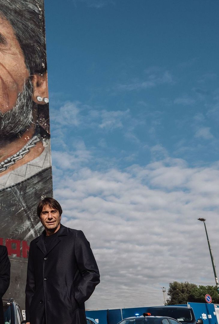GALLERY Il Napoli omaggia Maradona: Conte, Di Lorenzo e ADL visitano i murales - immagine 4