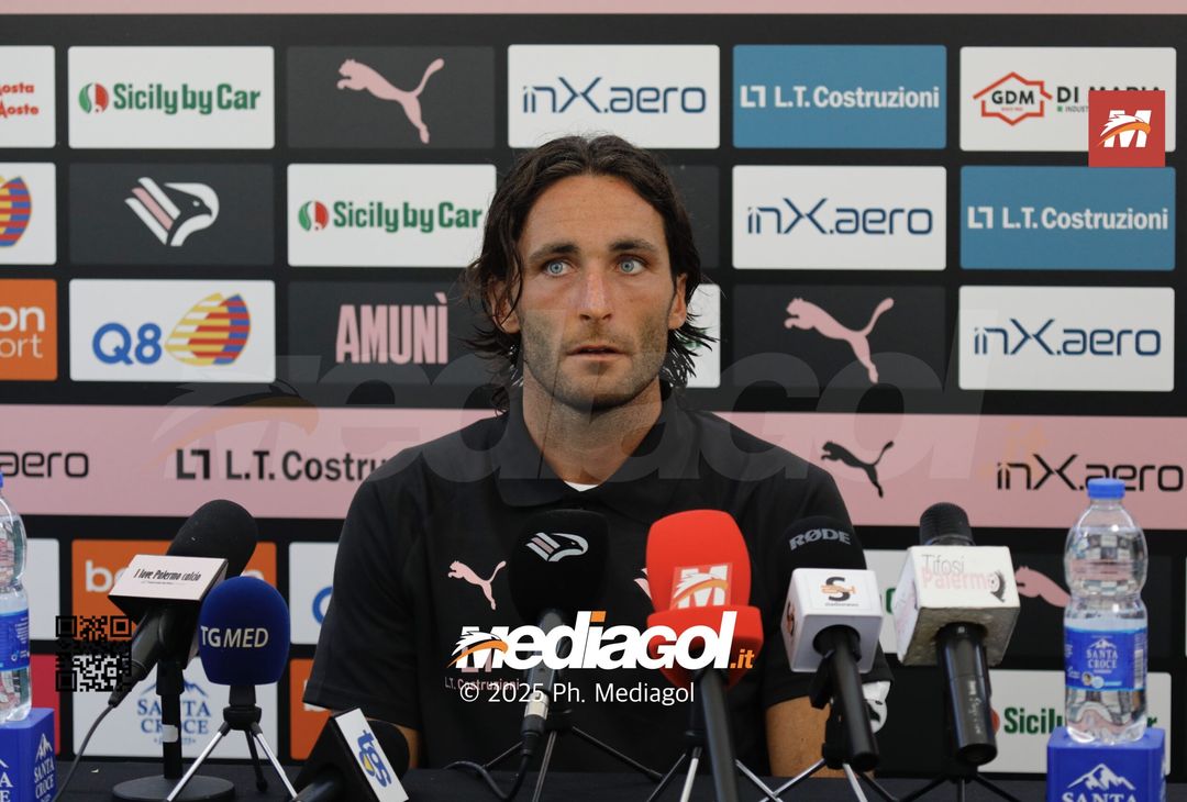 FOTO, Tommaso Augello si presenta in conferenza Palermo FC - immagine 12