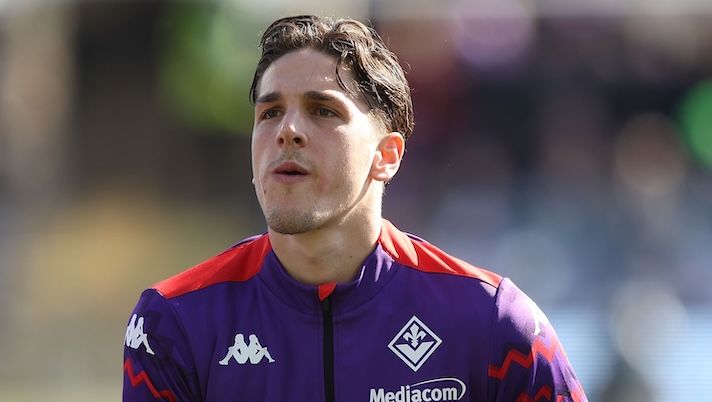 FLORENCE, ITALY - FEBRUARY 16: Nicolo' Zaniolo of ACF Fiorentina looks on during the Serie A match between Fiorentina and Como at Stadio Artemio Franchi on February 16, 2025 in Florence, Italy. (Photo by Gabriele Maltinti/Getty Images) Zaniolo: “Adesso basta lo dico io: ho reagito solo a parole, ecco com’è andata davvero” - immagine 1