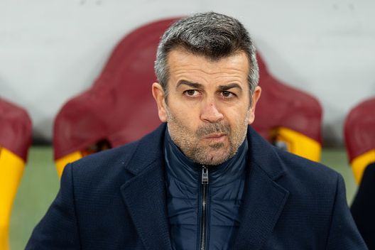 Francesco Tomei della Roma osserva la partita di andata degli ottavi di finale di UEFA Champions League tra AS Roma e FC Porto ESCLUSIVA – Tomei: “Serve tempo per tornare grandi”, l’Ascoli è work in progress- immagine 3