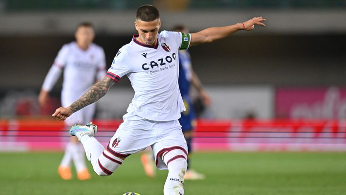 VERONA, ITALY - APRIL 21: Nicolas Dominguez of Bologna FC shoots during the Serie A match between Hellas Verona and Bologna FC at Stadio Marcantonio Bentegodi on April 21, 2023 in Verona, Italy. (Photo by Alessandro Sabattini/Getty Images) Repubblica – A Motta piace Freuler, ma non vuole perdere Dominguez - immagine 1