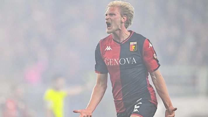 GENOA, ITALY - APRIL 29: Morten Thorsby of Genoa celebrates after scoring a goal during the Serie A TIM match between Genoa CFC and Cagliari at Stadio Luigi Ferraris on April 29, 2024 in Genoa, Italy. (Photo by Simone Arveda/Getty Images) Thorsby: “Con Vieira non ripartiamo da zero. Abbiamo alzato il livello, ecco il mio obiettivo” - immagine 1