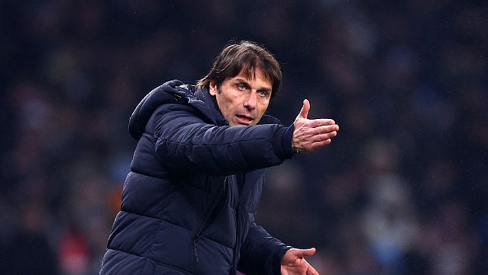 LONDON, ENGLAND - MARCH 08: Antonio Conte, Manager of Tottenham Hotspur, gestures during the UEFA Champions League round of 16 leg two match between Tottenham Hotspur and AC Milan at Tottenham Hotspur Stadium on March 08, 2023 in London, England. (Photo by Clive Rose/Getty Images) Milan, speranze legittime e realtà effettiva - immagine 1