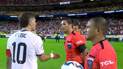 Copa América, USA eliminati: Pulisic va a stringere la mano all’arbitro ma…