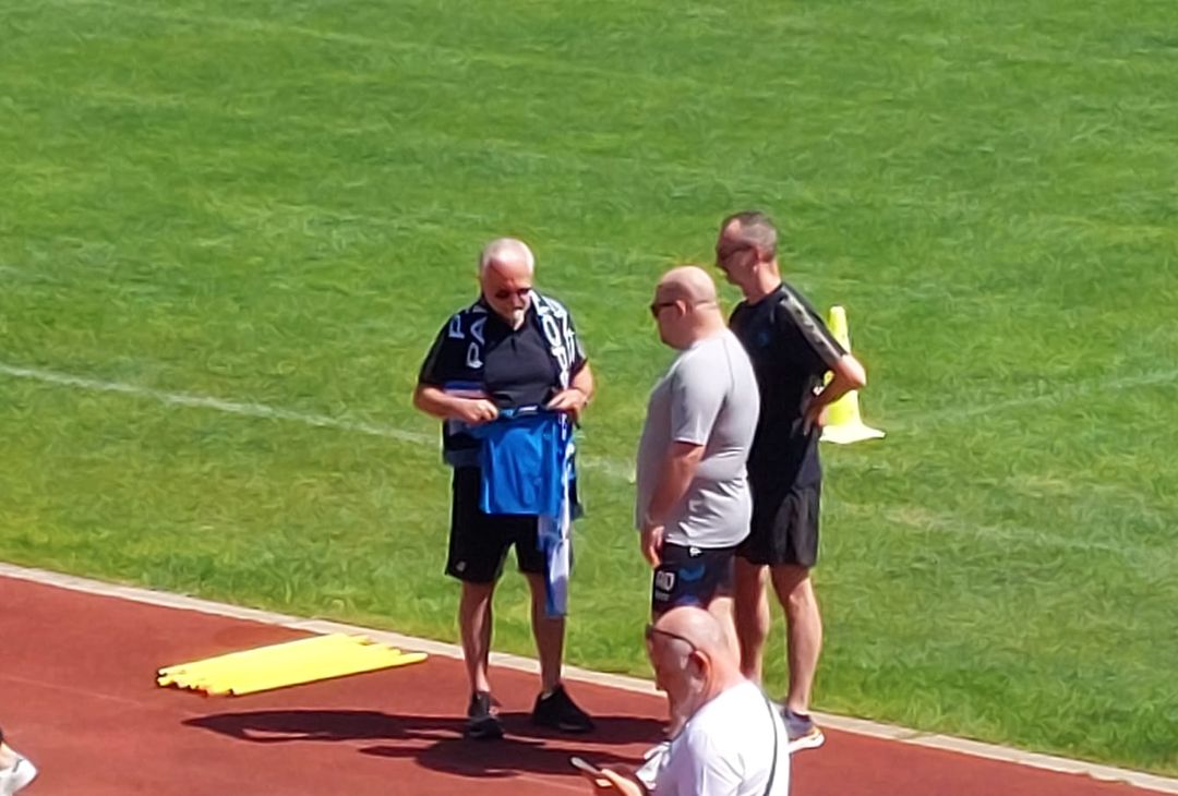 GALLERY Dimaro day 4, De Laurentiis in mezzo ai tifosi: firme ed autografi a Carciato - immagine 6