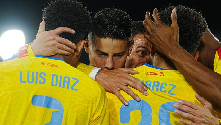BOGOTA, COLOMBIA - JUNE 01: Luis Suarez of Colombia celebrates with teammates after scoring the team's third goal during the international friendly match between Colombia and Costa Rica at Estadio El Campin on June 01, 2026 in Bogota, Colombia. (Photo by Andres Rot/Getty Images) Mondiali, vittoria al fotofinish del Ghana con Panama. 3-1 Colombia all’Uzbekistan - immagine 1