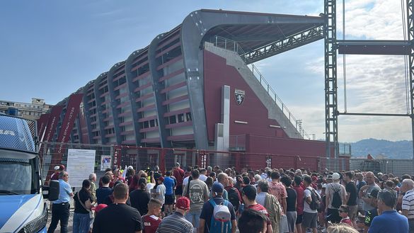 Filadelfia, allenamento a porte aperte: circa 2000 tifosi, si ferma Anjorin - immagine 28