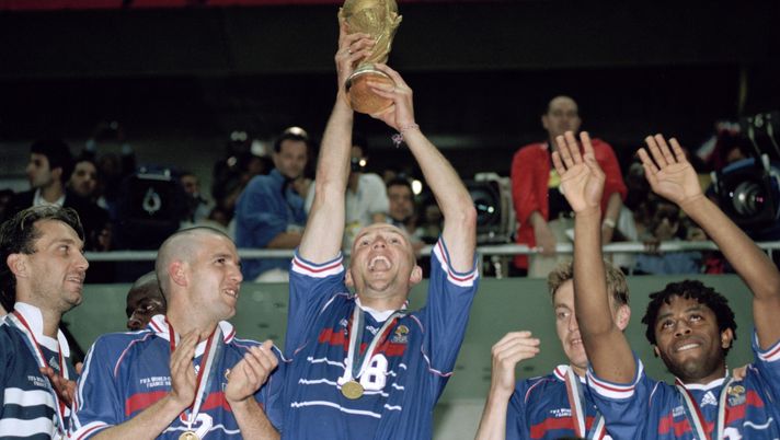 Vinse il Mondiale con la Francia nel 1998, oggi vende piscine: la storia di Guivarc’h - immagine 1