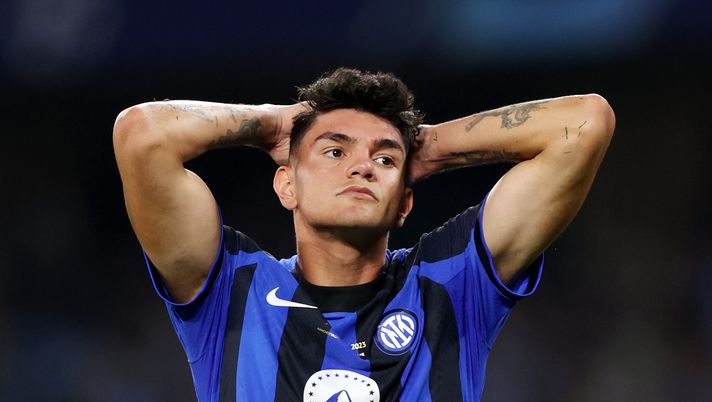 ISTANBUL, TURKEY - JUNE 10: Raoul Bellanova of FC Internazionale looks dejected after the team's defeat in the UEFA Champions League 2022/23 final match between FC Internazionale and Manchester City FC at Ataturk Olympic Stadium on June 10, 2023 in Istanbul, Turkey. (Photo by Michael Steele/Getty Images) Toro, una settimana al raduno: mancano degli uomini importanti, ma la base c’è - immagine 1