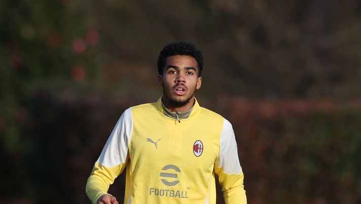 Poco spazio e minuti in campo: Milan, quale soluzione per Odogu e Athekame?