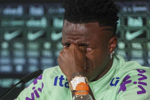 Barcellona, tribunale apre procedimento per insulti a Vinicius nel Clásico- immagine 4