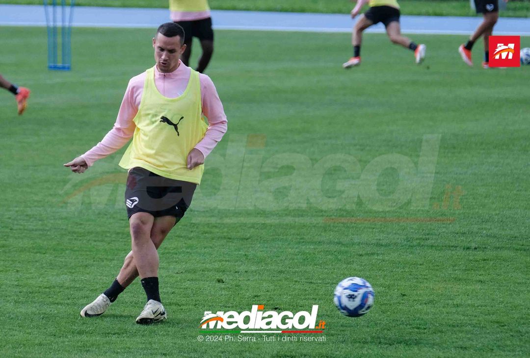 FOTO Ritiro Palermo, seduta mattutina ad Aquagranda (GALLERY) - immagine 3