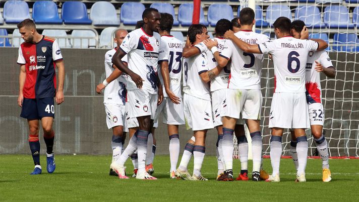 CAGLIARI, ITALY - OCTOBER 25: Junion Messias of Crotone celebrates scoring a goal (0-1) during the Serie A match between Cagliari Calcio and FC Crotone at Sardegna Arena on October 25, 2020 in Cagliari, Italy. (Photo by Enrico Locci/Getty Images) Torino, ecco il Crotone: in trasferta ha sempre perso e subito 4 reti a partita - immagine 1