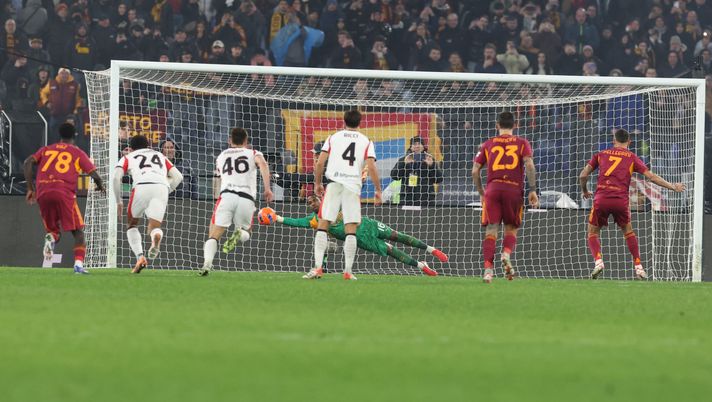 Open-Var, l’analisi sul fallo di Bartesaghi in Roma-Milan: “Corretto il rigore” - immagine 1