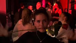 VIDEO / Notte romantica milanese per Icardi e la China: l’argentina balla scatenata a tavola