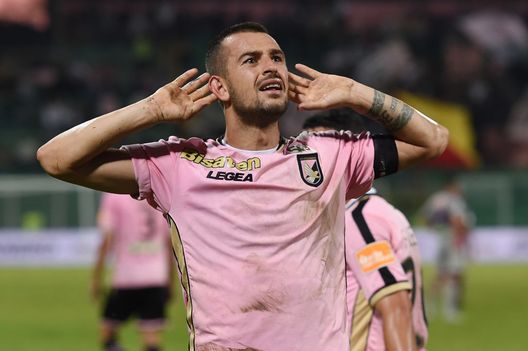 PALERMO, ITALY - OCTOBER 07: Ilija Nestorovski of Palermo celebrates after scoring the opening goal during the Serie B match between US Citta' di Palermo and Crotone FC at Stadio Renzo Barbera on October 7, 2018 in Palermo, Italy. (Photo by Tullio M. Puglia/Getty Images) italia
