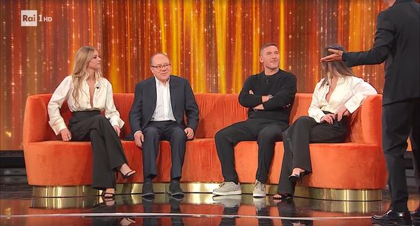 Totti, dall’ovazione alle battute con Verdone e i concorrenti: lo show a L’Eredità- immagine 2