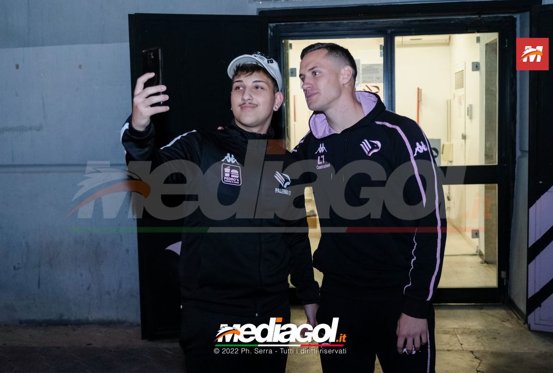 FOTO Palermo: Accardi, Saric e Gomes accendono l’albero al ‘Barbera’ (Gallery) - immagine 7