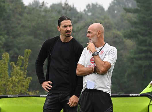 (Photo by Claudio Villa/AC Milan via Getty Images) TACKLE DURO – Il derby dei media sulla contestazione dei calciatori del Milan a Pioli- immagine 2