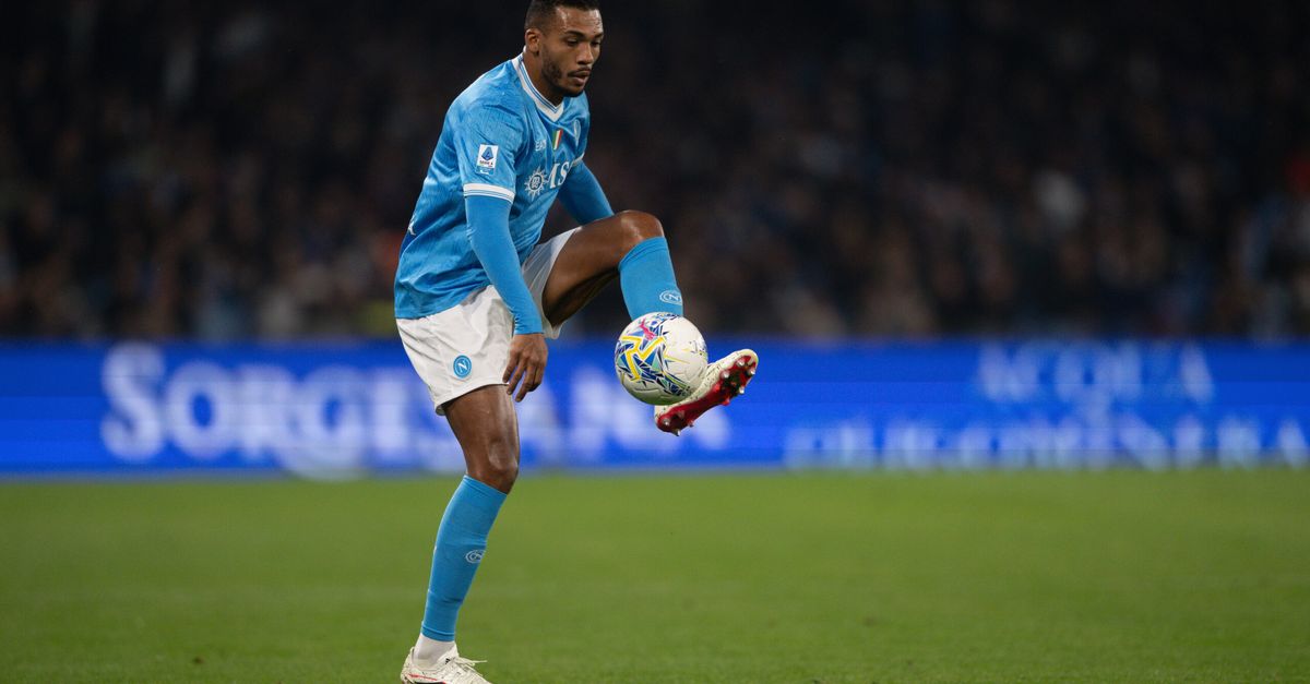 Napoli, Juan Jesus si gode la pausa: relax a Parigi con la famiglia