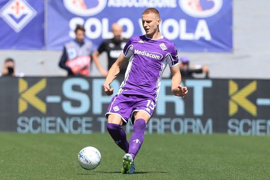 FLORENCE, ITALY - APRIL 26: Pietro Comuzzo of ACF Fiorentina in action during the Serie A match between ACF Fiorentina and US Sassuolo Calcio at Artemio Franchi on April 26, 2026 in Florence, Italy. (Photo by Gabriele Maltinti/Getty Images) Comuzzo