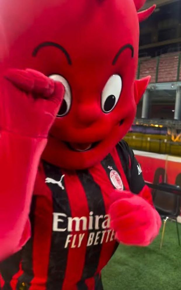 Natale rossonero con Milanello... Settore Giovanile, Natale rossonero: dirigenti e tecnici sul palco