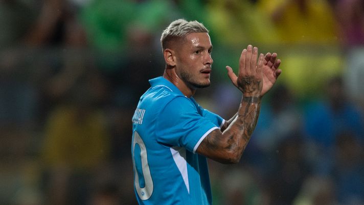CASTEL DI SANGRO, ITALY - AUGUST 03: SSC Napoli Player Pasquale Mazzocchi during the friendly match between SSC Napoli and Girona at Stadio Teofilo Patini on August 03, 2024 in Castel di Sangro, Italy. (Photo by SSC NAPOLI/SSC NAPOLI via Getty Images) Marinozzi: “Mazzocchi? Conte saprà tirar fuori il meglio di lui. Su Neres…” - immagine 1