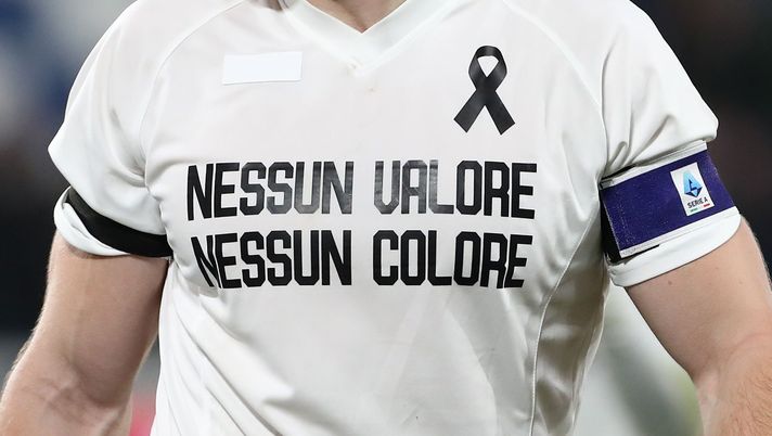 Maglia bianca, senza colore: Atalanta-Lecce segna il dolore che il calcio ha ignorato - immagine 1