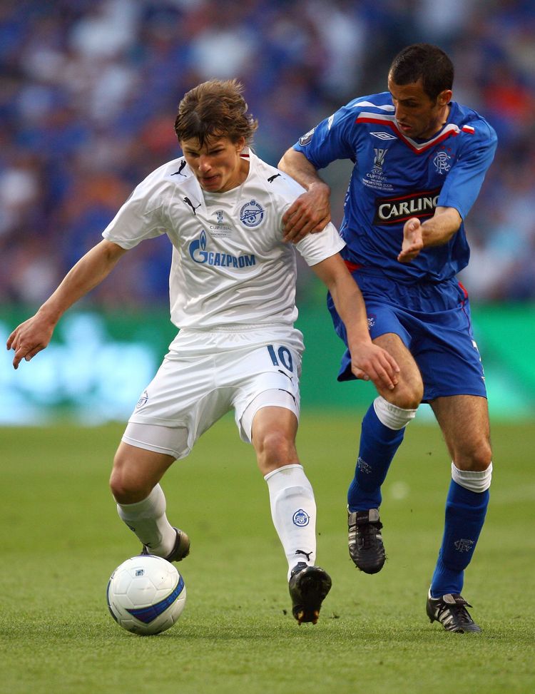MANCHESTER, REGNO UNITO - MAGGIO 14: Arshavin dello Zenit durante la finale contro i Rangers. (Foto di Paul Gilham/Getty Images) Gol, rimonte e drammi: ecco le finali più epiche dell’Europa League- immagine 4