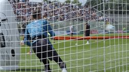 Dal “particolare” esercizio dei portieri alle magie in campo: l’allenamento mattutino